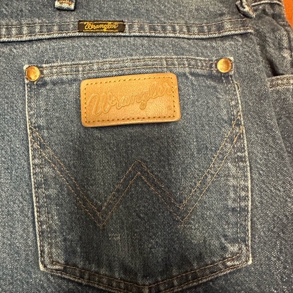 Wrangler men’s Jeans-38x30- Great condition - Picture 1 of 9